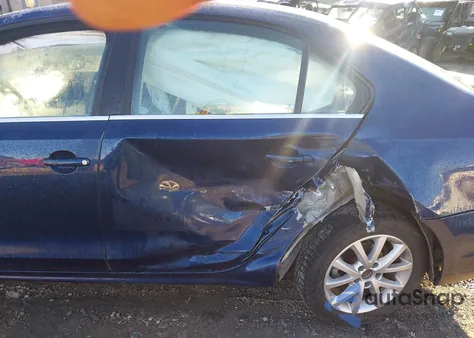 2014 Volkswagen Jetta 1.8T Se z USA, uszkodzony, nr VIN 3VWD07AJ2EM437145